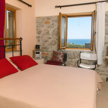 Seaside Serenity - Stylish Seaview *