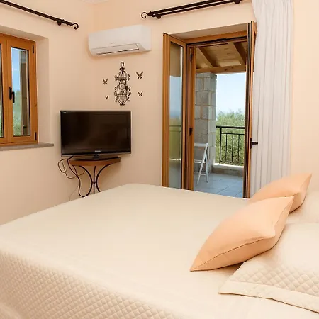 Seaside Serenity - Stylish Seaview * Kotronion (West Mani)