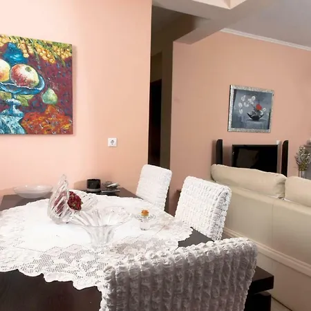 Seaside Serenity - Stylish Seaview *