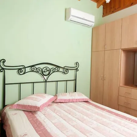 Seaside Serenity - Stylish Seaview
