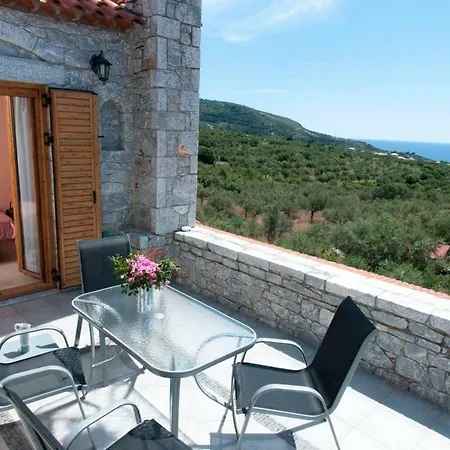 Seaside Serenity - Stylish Seaview Lägenhet