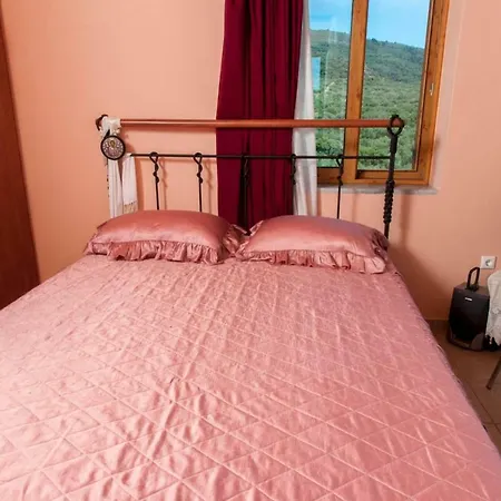 Seaside Serenity - Stylish Seaview Apartment
