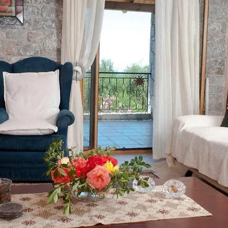 Seaside Serenity - Stylish Seaview Apartment *