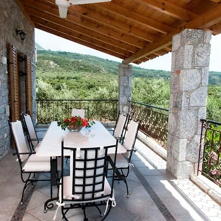 Seaside Serenity - Stylish Seaview Lägenhet