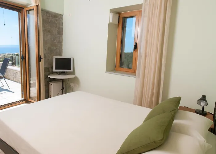 Seaside Serenity - Stylish Seaview Appartement Kotronion (West Mani)