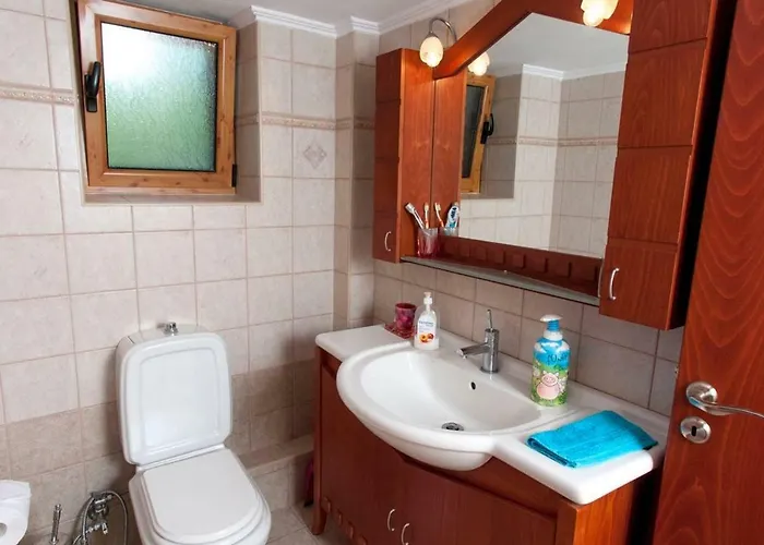 Seaside Serenity - Stylish Seaview