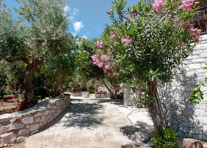 Seaside Serenity - Stylish Seaview Appartement Kotronion (West Mani)